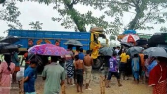 ক্ষেতলালে ট্রাক-ভুটভুটি মুখোমুখি সংঘর্ষে ট্রাক চালকের মৃত্যু